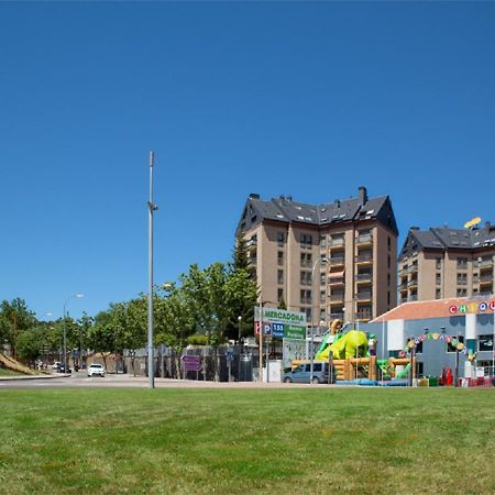 Apartamento Jaca Apartment Bagian luar foto