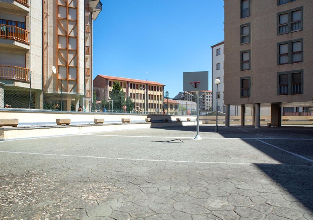 Apartamento Jaca Apartment Bagian luar foto